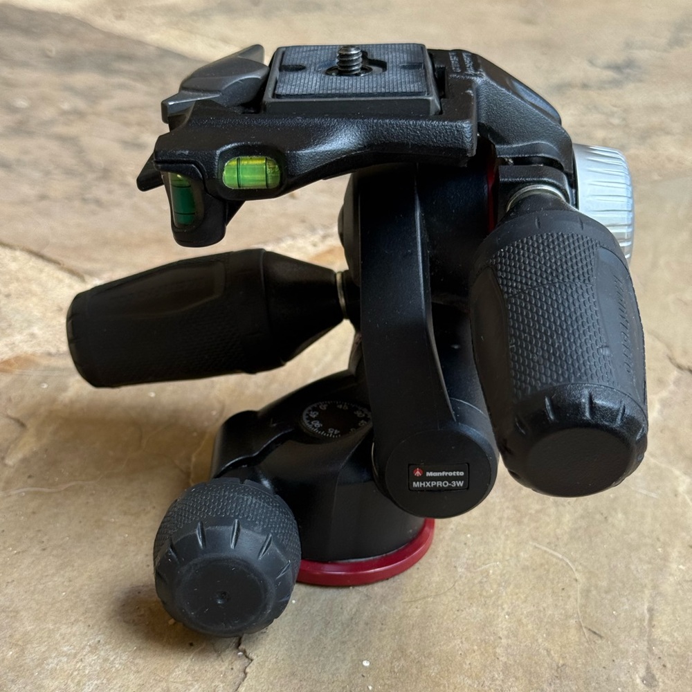 Manfrotto MHXPRO-3W 3-Way Pan/Tilt Head, a tripod head
